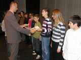 URUČENA PRIZANJA ZA 232 UČENIKA OSNOVNIH I SREDNJIH ŠKOLA